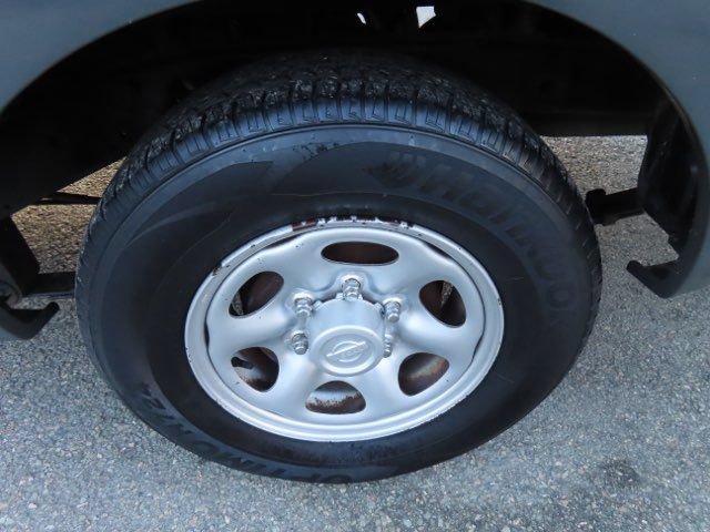 Used 2004 Nissan Frontier XE w/ (BGP) Basic Gear Pkg image 29