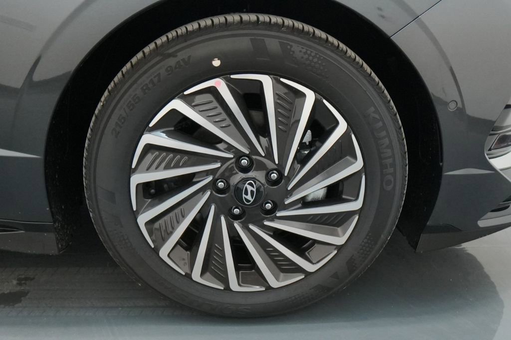 New 2025 Hyundai Sonata Limited FWD image 19