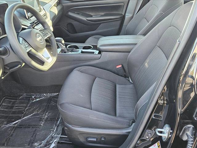 Used 2024 Nissan Altima 2.5 SV image 15