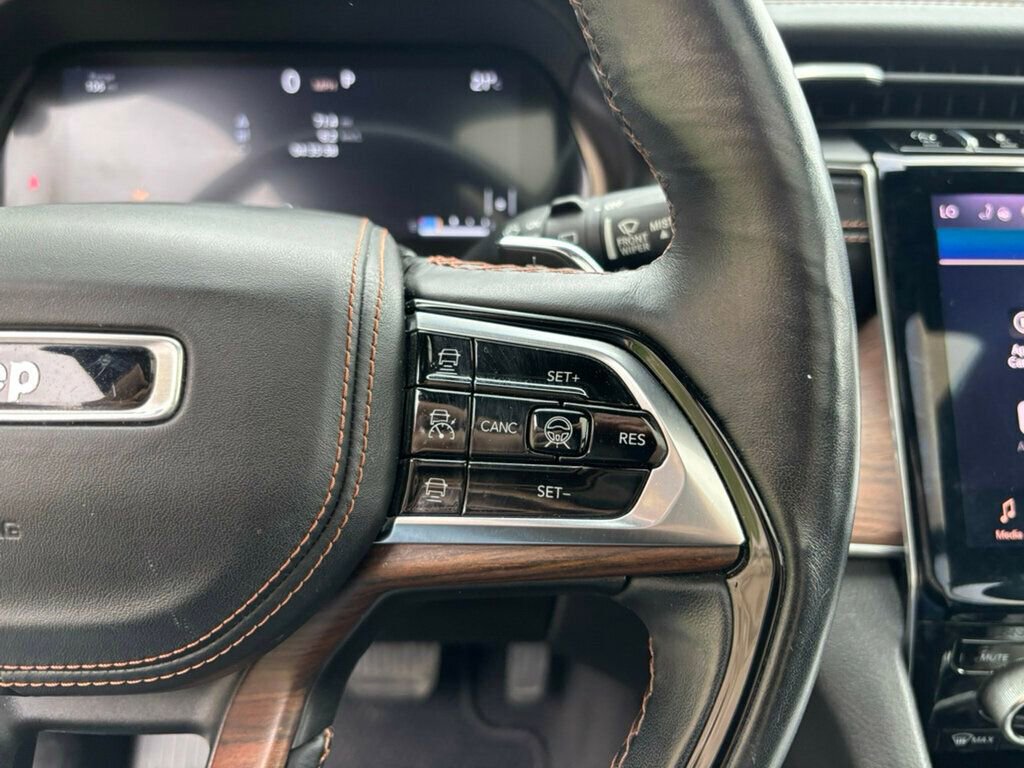 Used 2021 Jeep Grand Cherokee L Summit w/ Luxury Tech Group V image 37