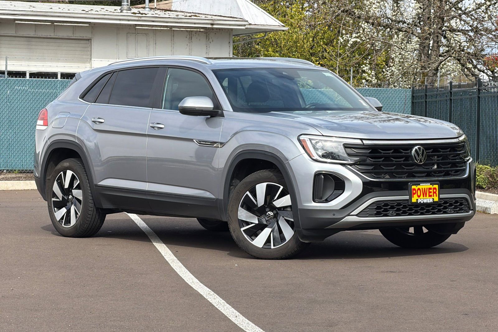 Used 2024 Volkswagen Atlas Cross Sport SE w/ Panoramic Sunroof Package image 2