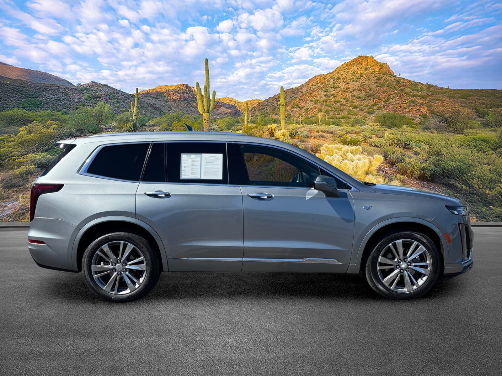 Used 2025 Cadillac XT6 Premium Luxury FWD image 3