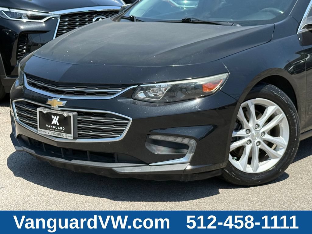 Used 2017 Chevrolet Malibu LT w/ Leather Package FWD image 2