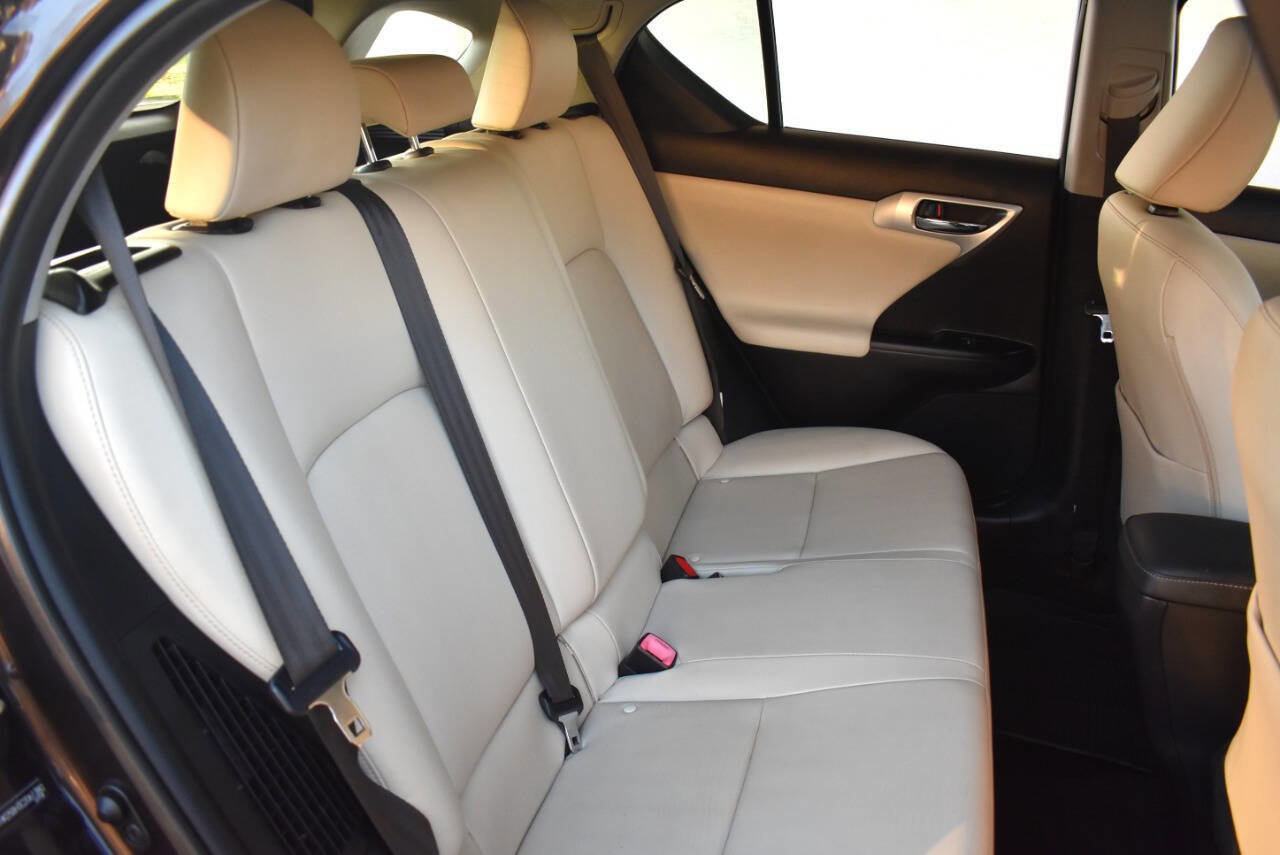 Used 2012 Lexus CT 200h Premium image 33