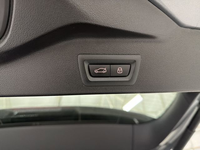 Used 2024 BMW X5 xDrive50e image 17