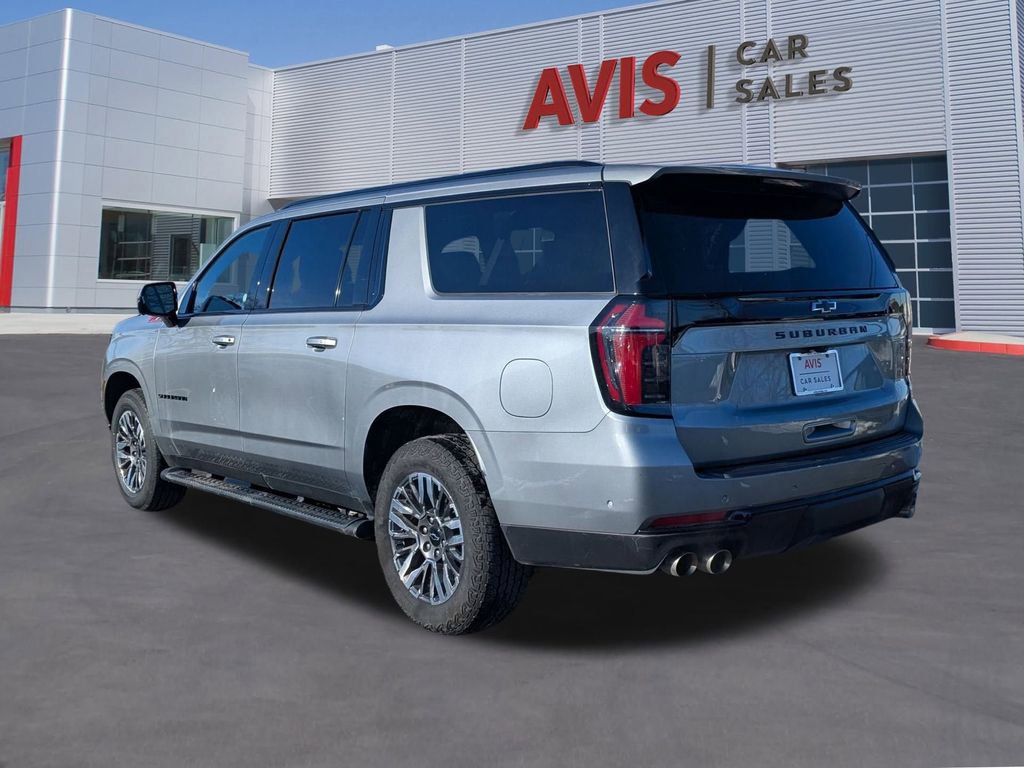 Used 2025 Chevrolet Suburban Z71 image 3