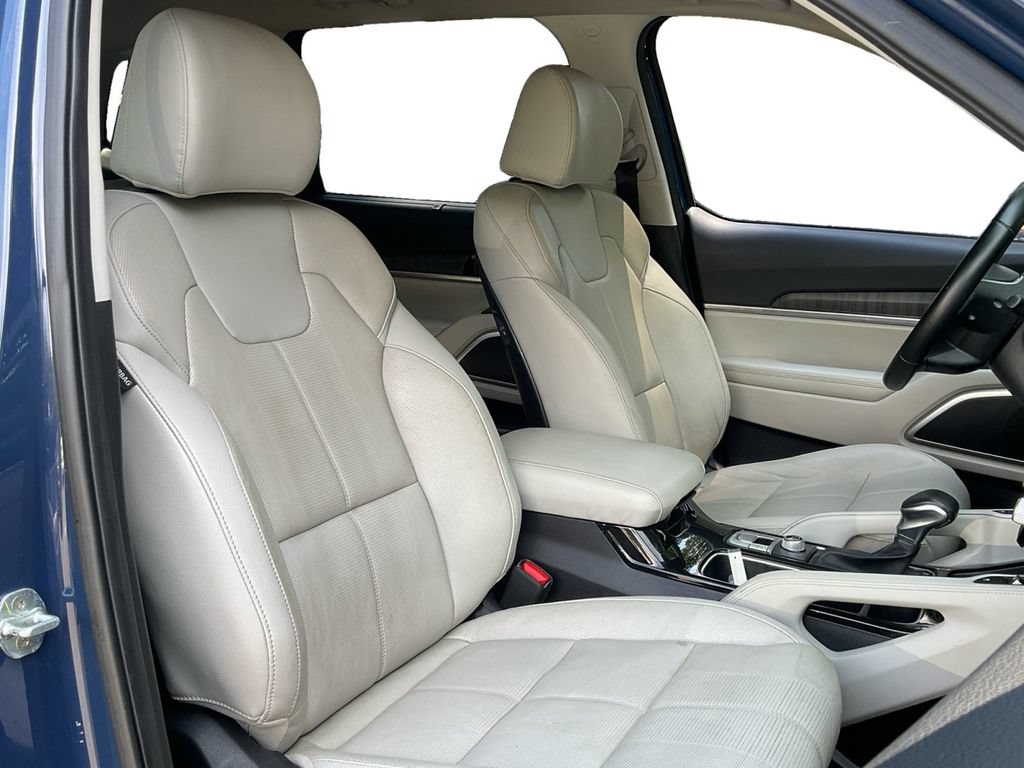 Used 2023 Kia Telluride EX w/ EX Captain's Chair Package FWD image 29