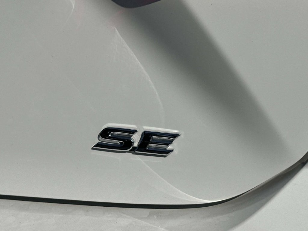 Used 2026 Toyota Camry SE FWD image 9