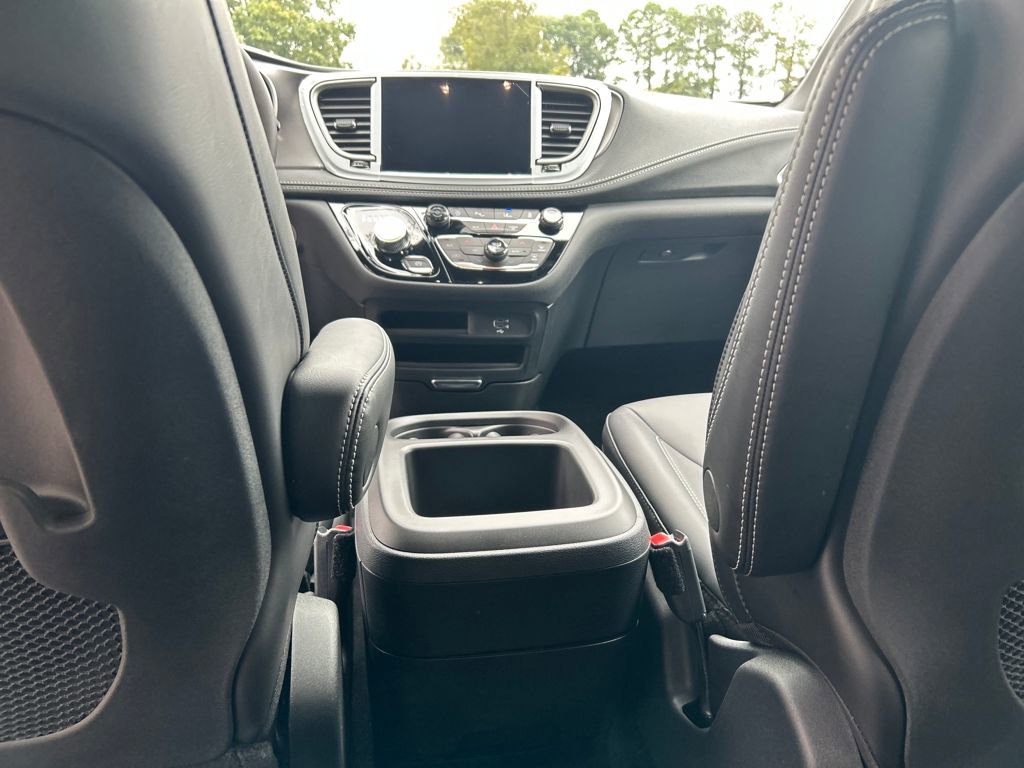 New 2026 Chrysler Pacifica Select image 22