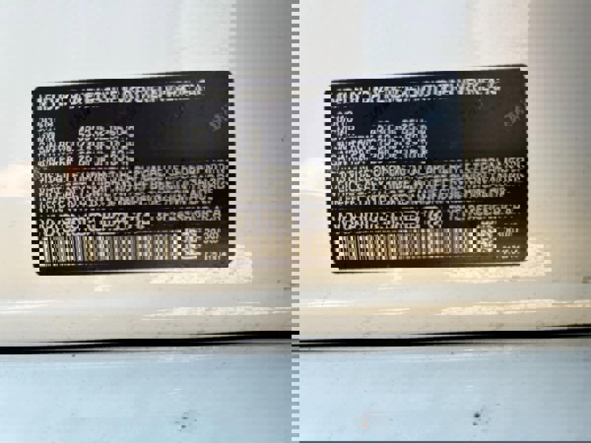 Used 2018 BMW 330i Sedan w/ Premium Package image 9