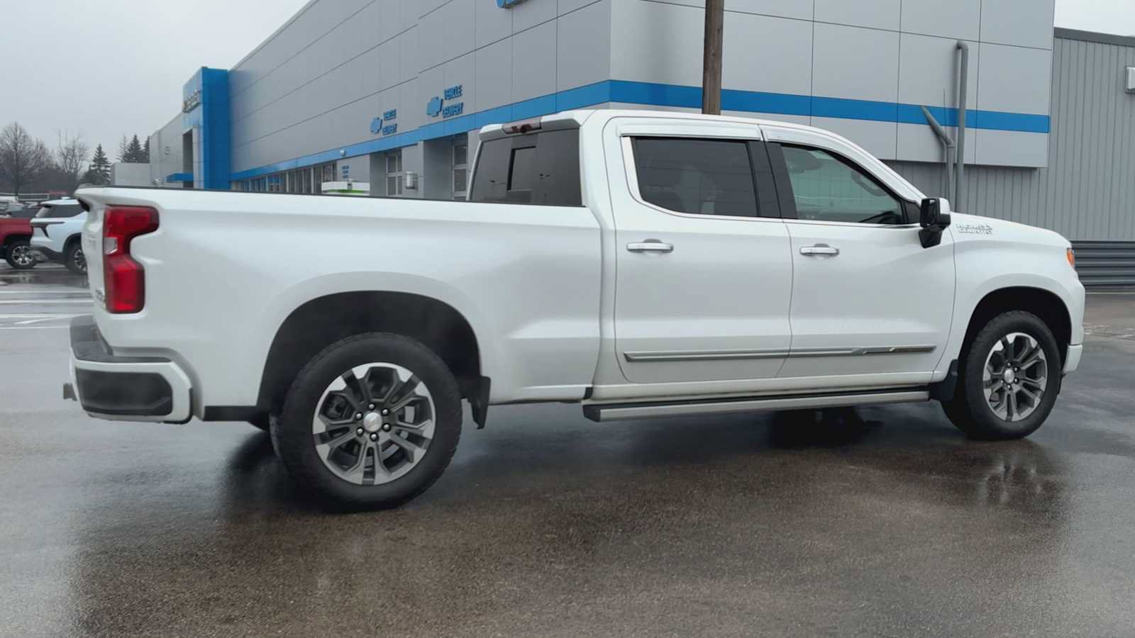 Certified 2022 Chevrolet Silverado 1500 High Country w/ Z71 Off-Road Package image 2