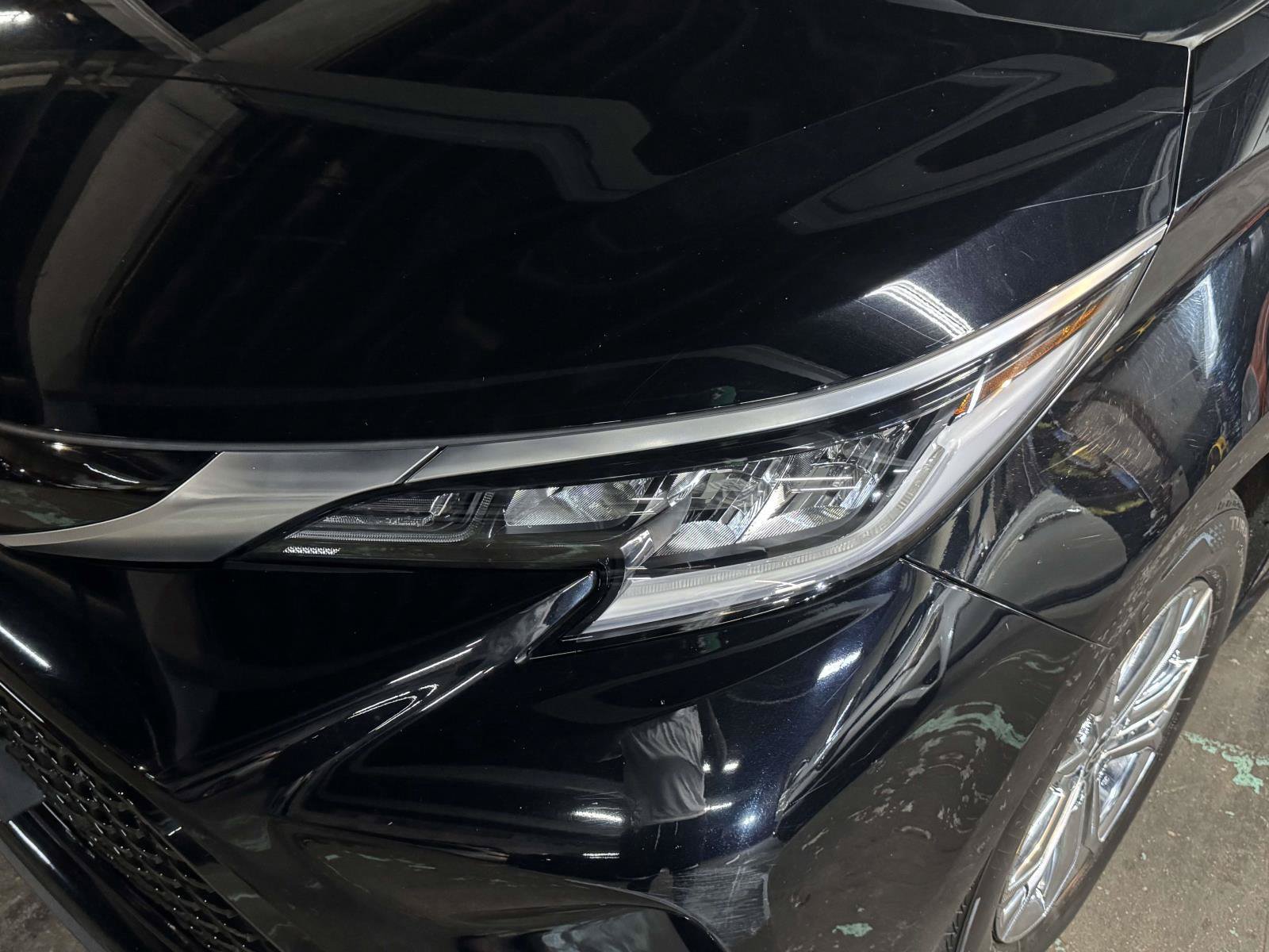 Used 2023 Toyota Sienna XSE AWD/4WD image 8