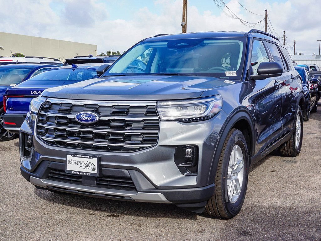 New 2026 Ford Explorer Active w/ Active Comfort Package RWD image 3