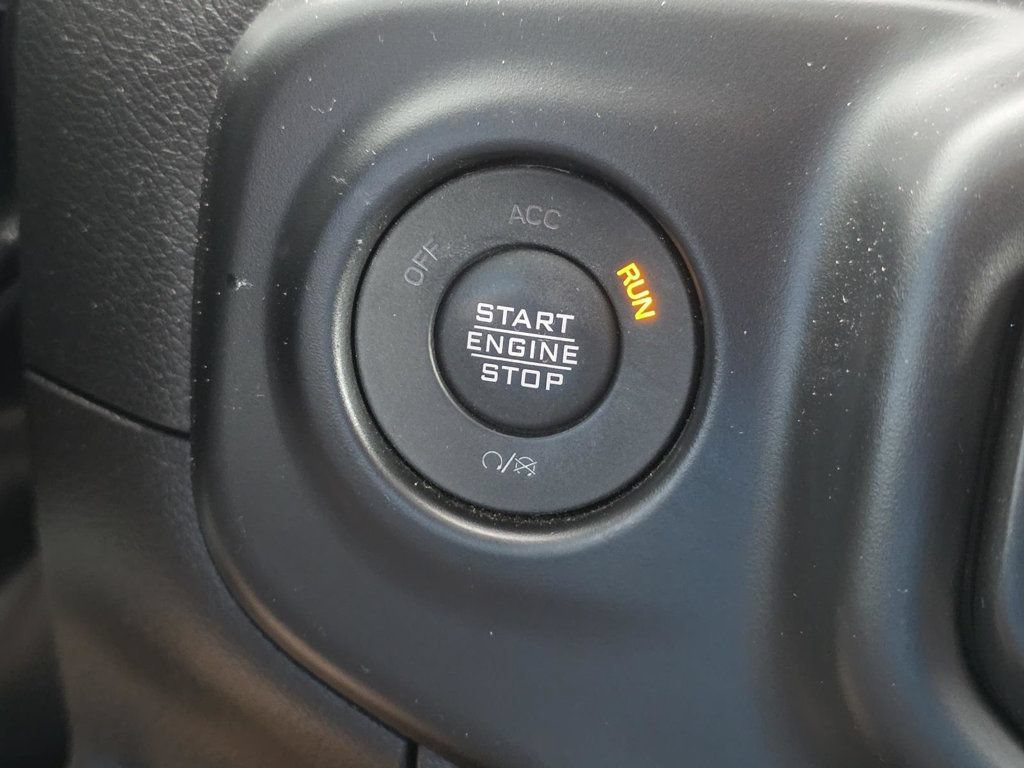 Used 2023 Jeep Wrangler Unlimited Sahara AWD/4WD image 21