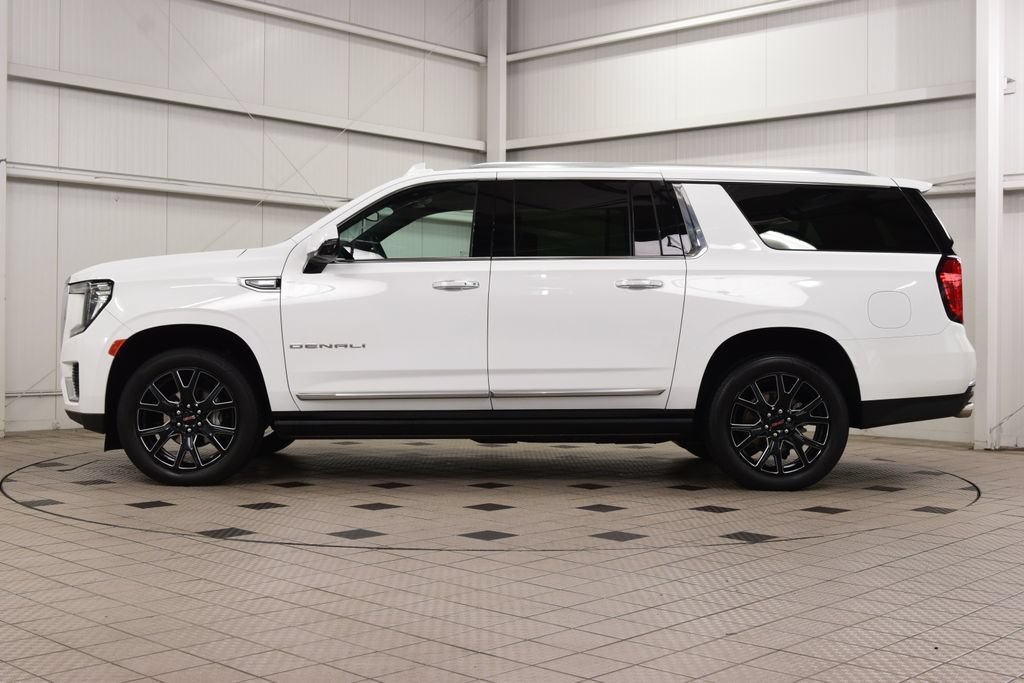 Used 2024 GMC Yukon XL Denali AWD/4WD image 4