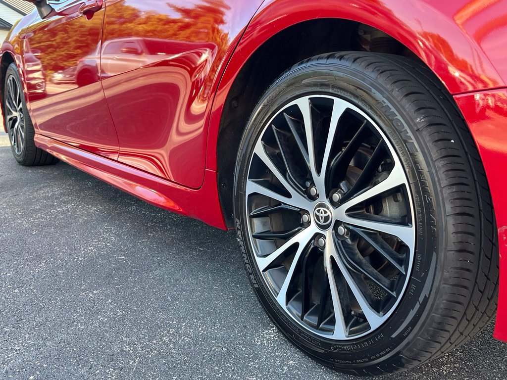 Used 2020 Toyota Camry SE AWD/4WD image 11