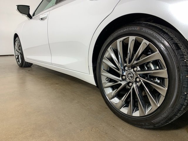 Used 2025 Lexus ES 350 Ultra Luxury w/ Accessory Package (Z2) image 15