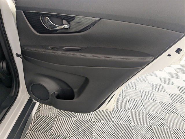 Used 2018 Nissan Rogue SL w/ Premium Package image 33