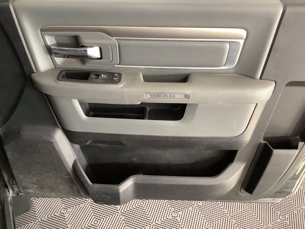 Used 2015 RAM 1500 Express AWD/4WD image 19