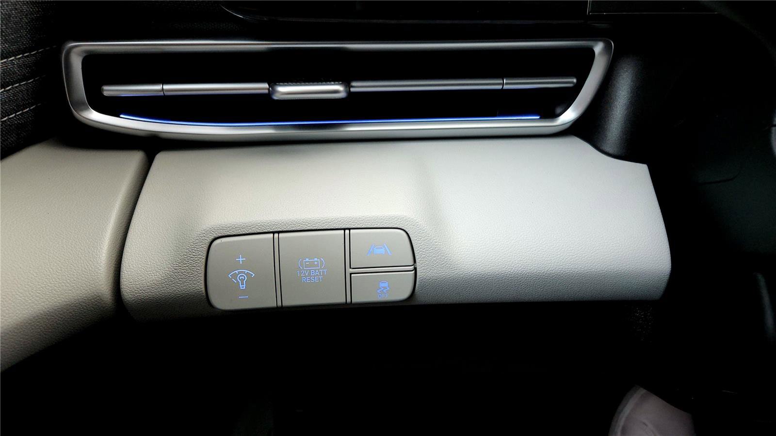 Used 2023 Hyundai Elantra Limited image 44