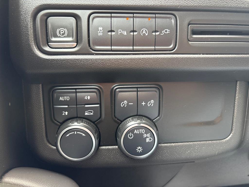 Used 2021 Chevrolet Suburban LT AWD/4WD image 27