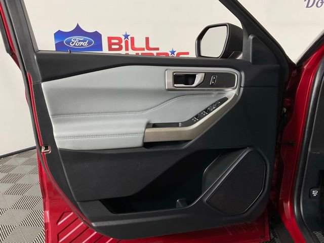 Used 2021 Ford Explorer XLT w/ Equipment Group 202A image 12