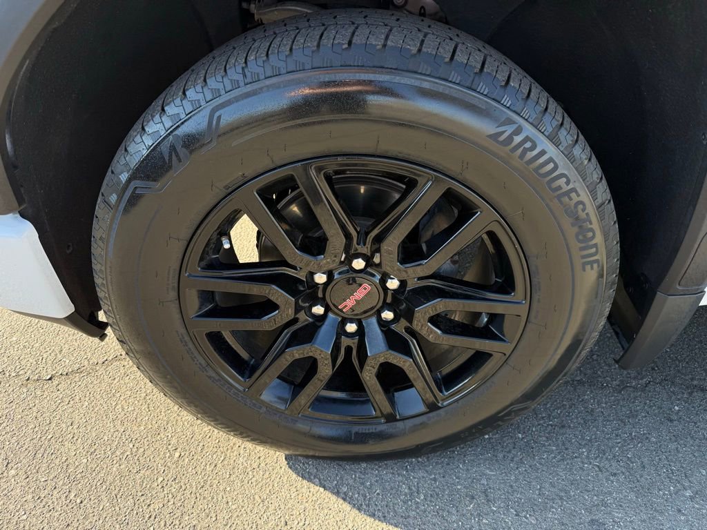 Used 2022 GMC Sierra 1500 Elevation w/ LPO, Elevation Black Package AWD/4WD image 9