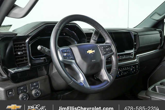 Certified 2025 Chevrolet Silverado 1500 LT AWD/4WD image 4