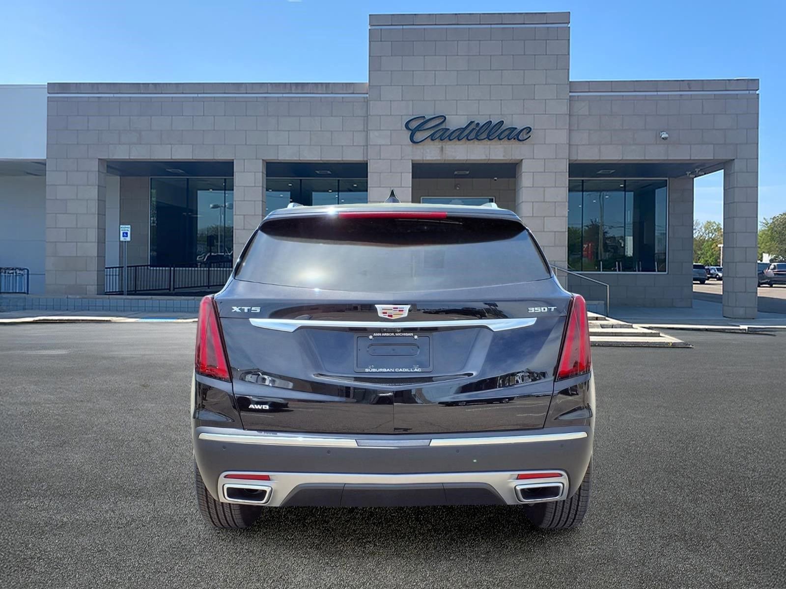 New 2026 Cadillac XT5 Premium Luxury w/ LPO, Floor Liner Package AWD/4WD image 5