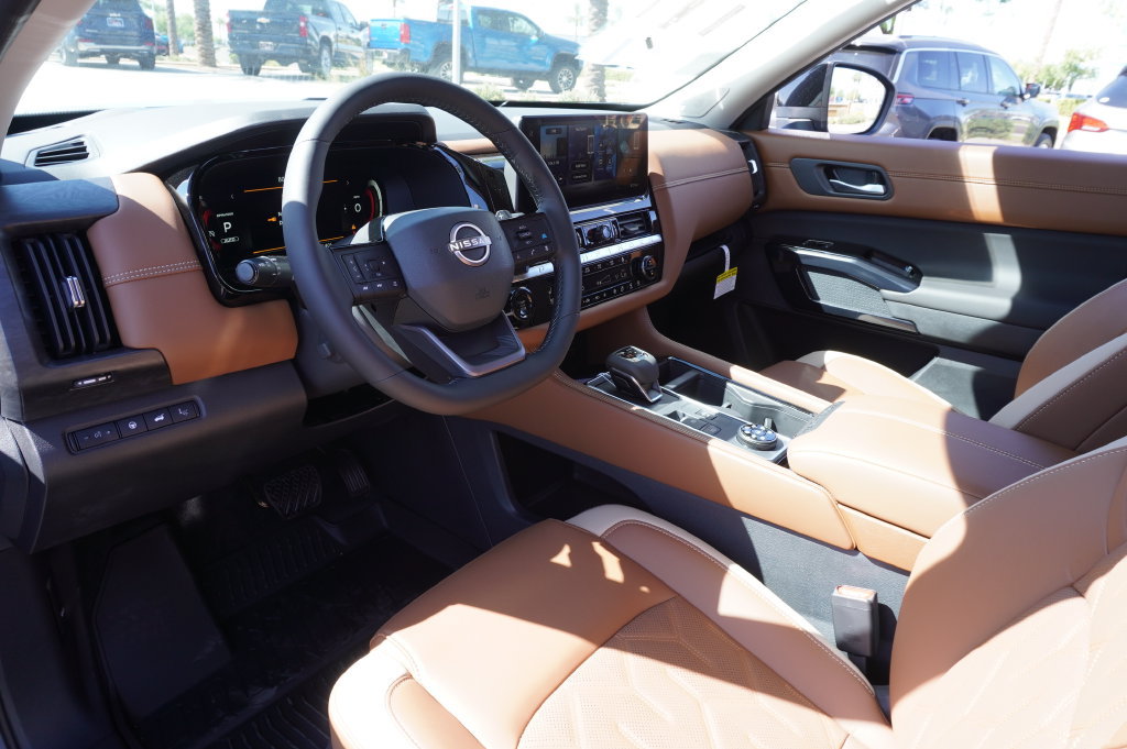 New 2026 Nissan Pathfinder Platinum w/ Cargo Package AWD/4WD image 18