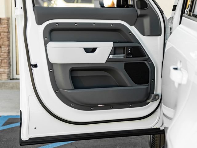 New 2026 Land Rover Defender 110 X-Dynamic SE AWD/4WD image 12