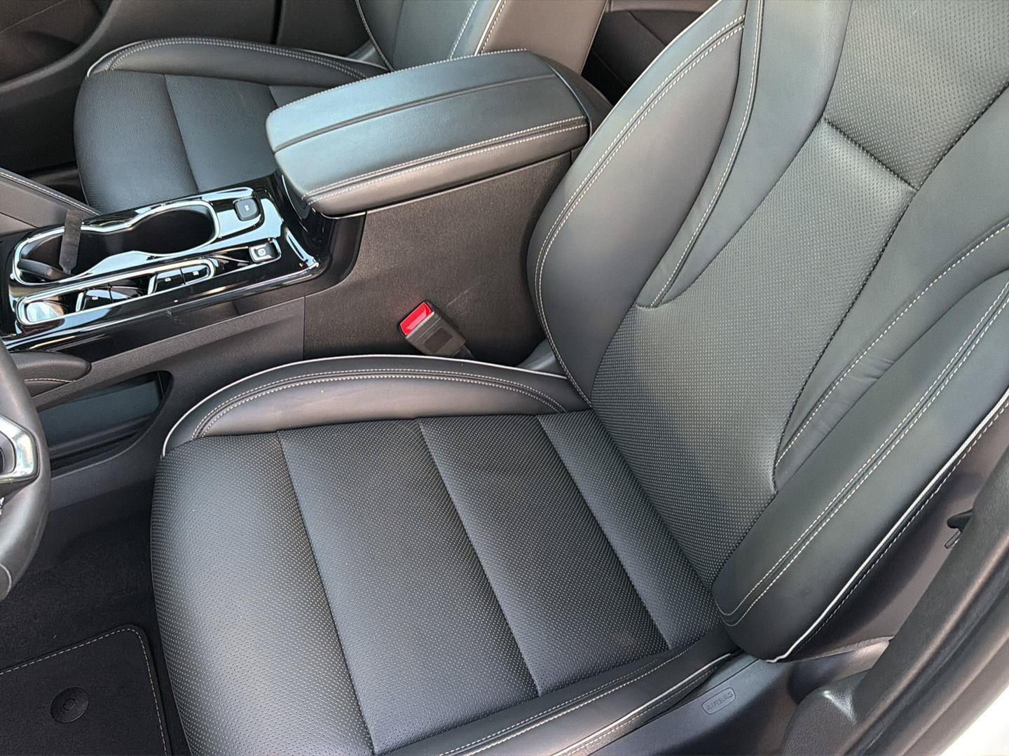Used 2023 Buick Envision Essence w/ Technology Package I AWD/4WD image 31