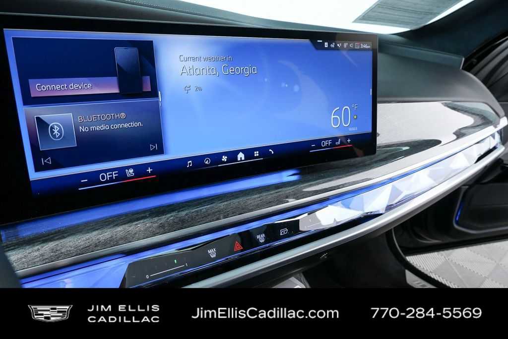 Used 2023 BMW 760i xDrive image 13