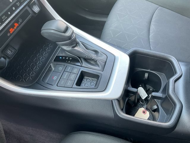Used 2025 Toyota RAV4 XLE AWD/4WD image 25