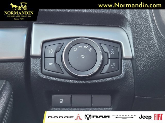 Used 2017 Ford Explorer XLT w/ Equipment Group 202A AWD/4WD image 13