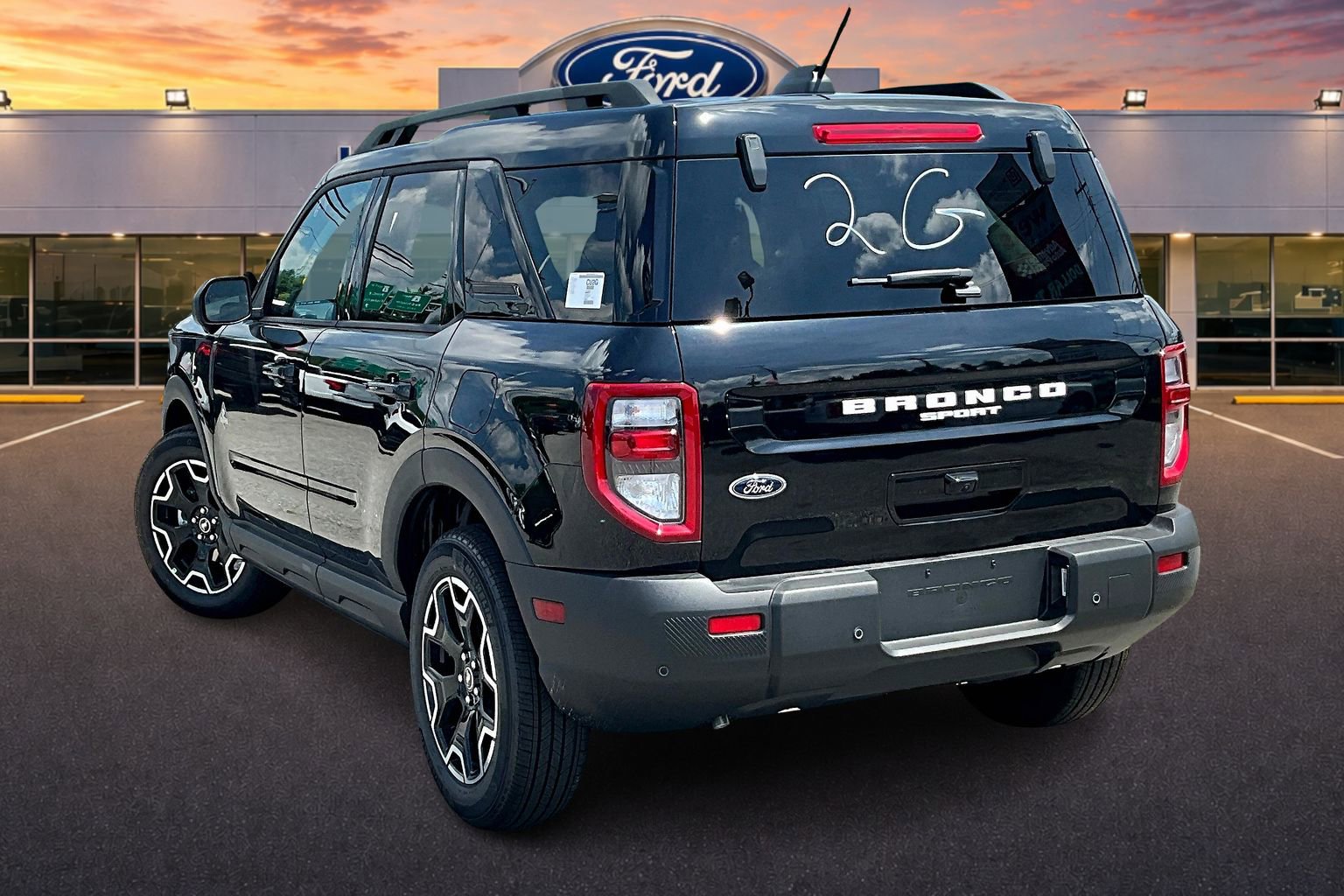 New 2025 Ford Bronco Sport Outer Banks w/ Outer Banks Tech Package+ AWD/4WD image 3