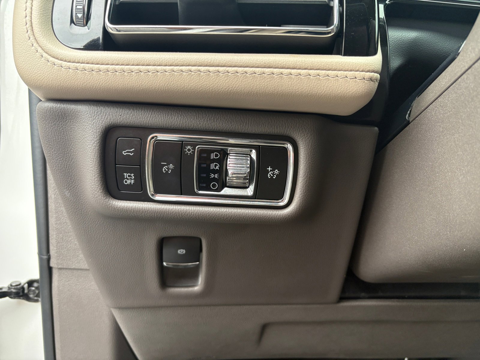 Used 2023 Lincoln Nautilus AWD w/ Premium Package image 23