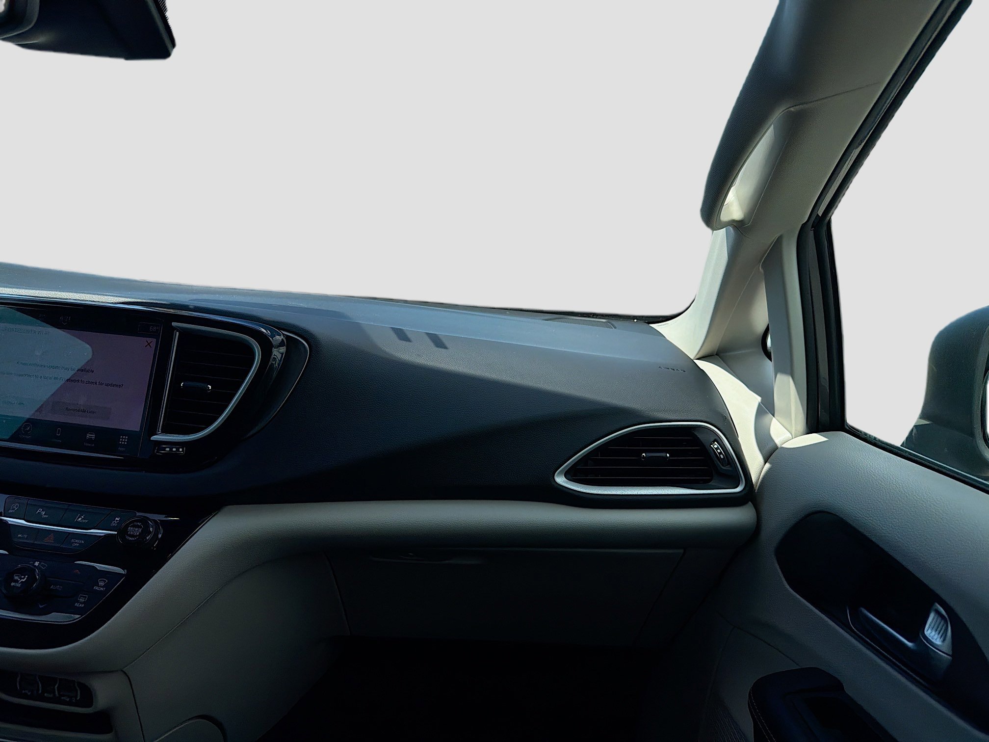 Used 2023 Chrysler Pacifica Touring-L image 19