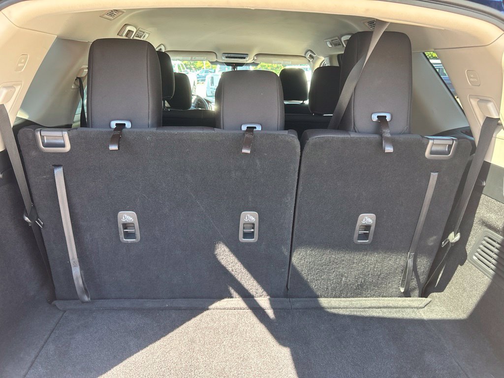 Used 2025 Nissan Pathfinder SV FWD image 7