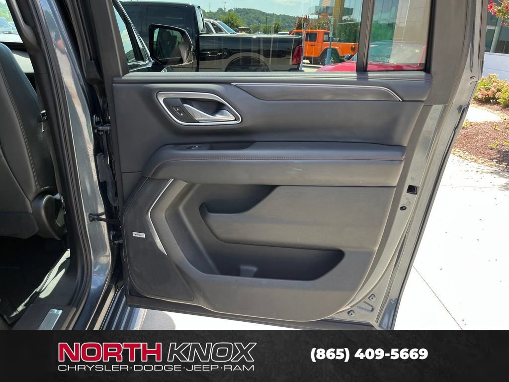 Used 2021 Chevrolet Suburban RST w/ Luxury Package AWD/4WD image 25