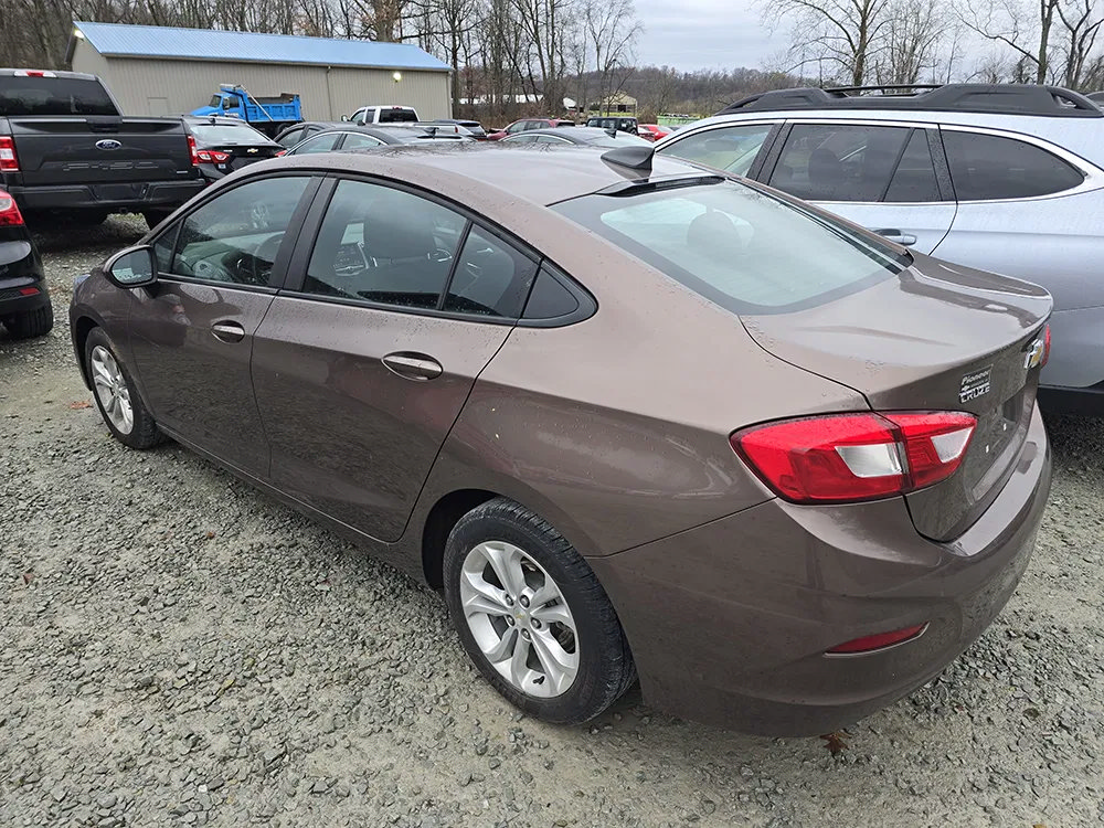 Used 2019 Chevrolet Cruze LS w/ LS Convenience Package FWD image 2