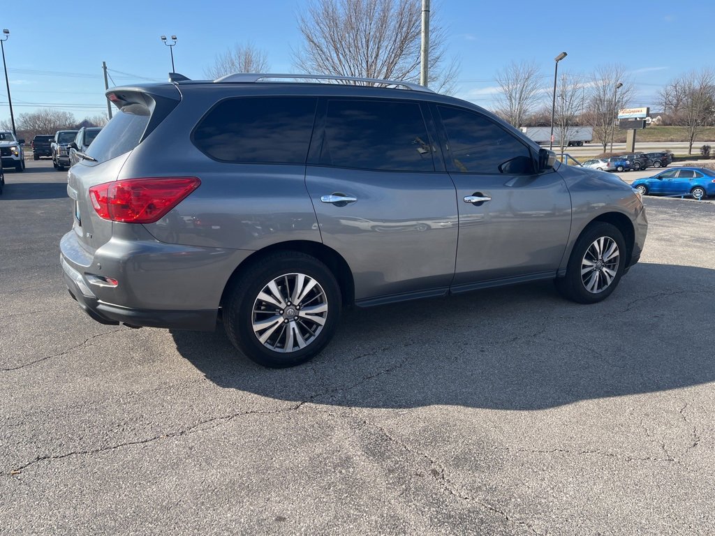 Used 2020 Nissan Pathfinder SV image 5