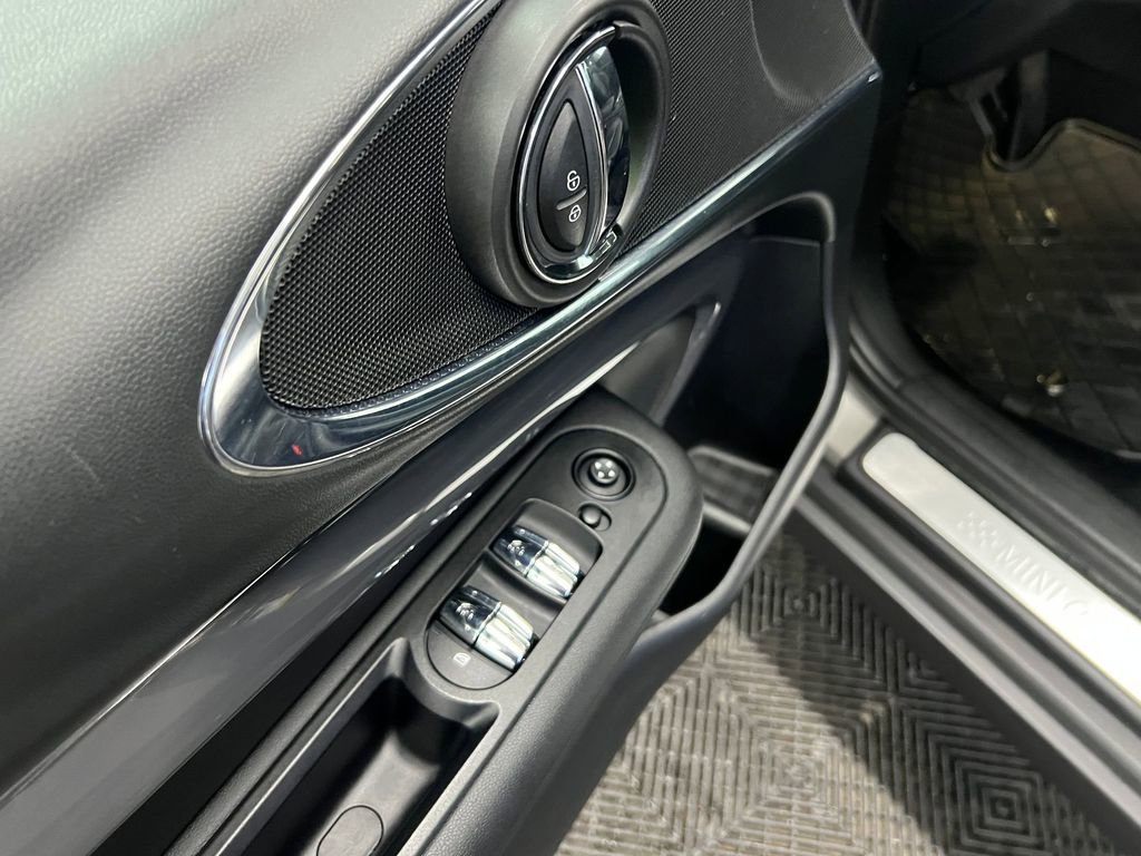 Used 2016 MINI Cooper Clubman S image 11