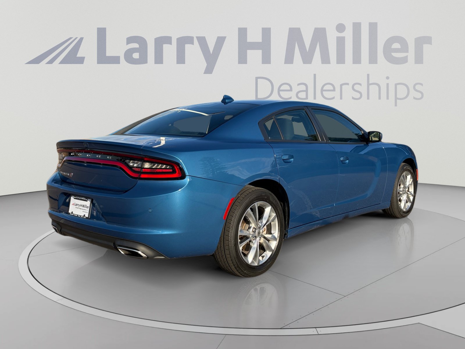 Used 2021 Dodge Charger SXT w/ Navigation & Travel Group AWD/4WD image 6