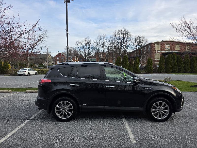 Used 2017 Toyota RAV4 Limited w/ Advanced Technology Package AWD/4WD image 7