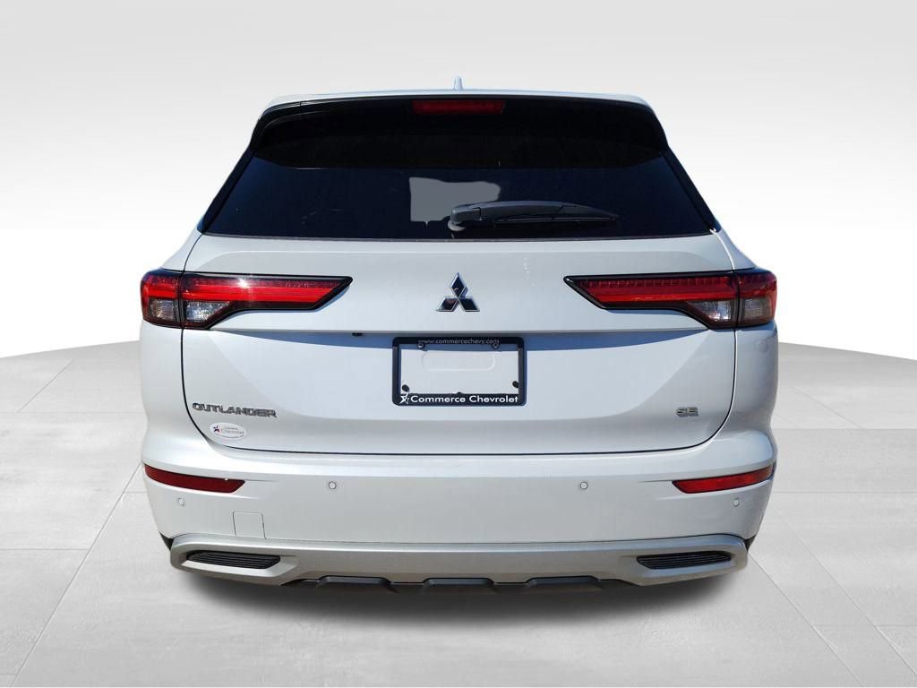 Used 2024 Mitsubishi Outlander SE Black Edition image 7