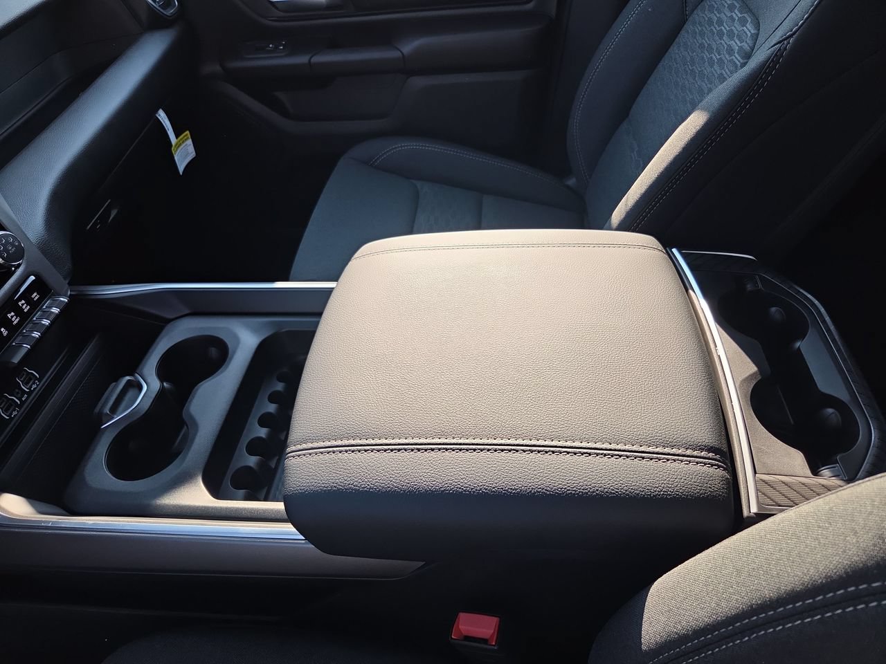 New 2026 RAM 1500 Express AWD/4WD image 16