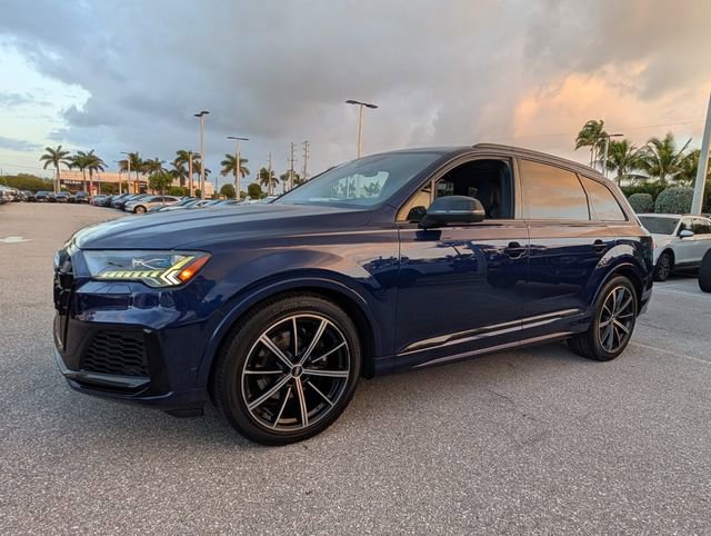 Used 2020 Audi SQ7 Prestige w/ Prestige Package AWD/4WD image 3
