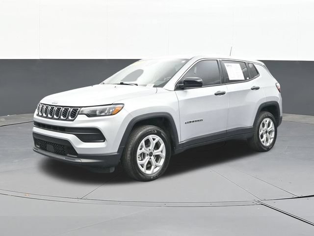Used 2025 Jeep Compass Sport AWD/4WD image 4