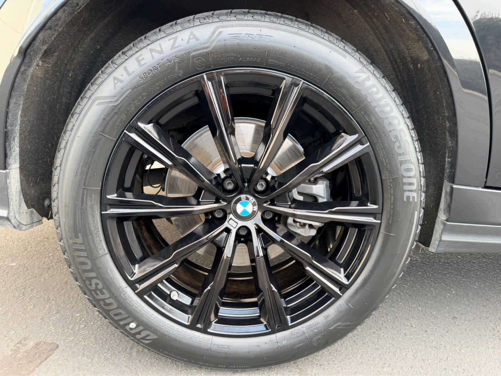 Used 2024 BMW X6 xDrive40i w/ Parking Assistance Package image 10